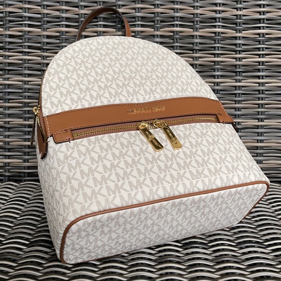 MICHAEL KORS Kenly Medium Backpack Signature Vanilla Bag - Picture 7 of 16